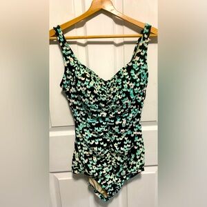 Azul Women's 12 One Piece Bathing Suit Swimwear Scrunch Ruched Light Pad